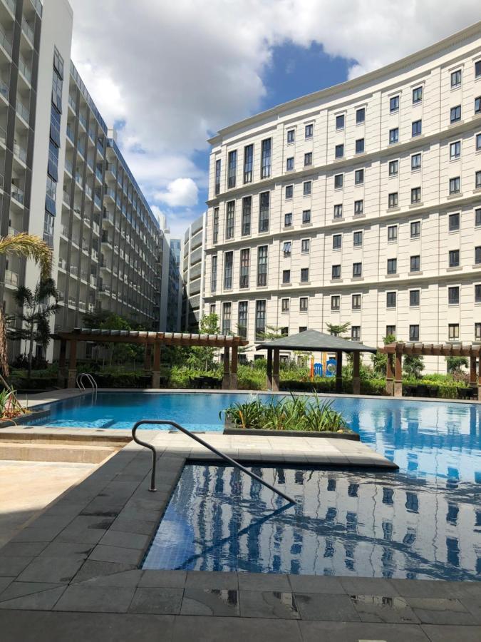 Robles' Unit At 81 Newport Boulevard Manille Extérieur photo