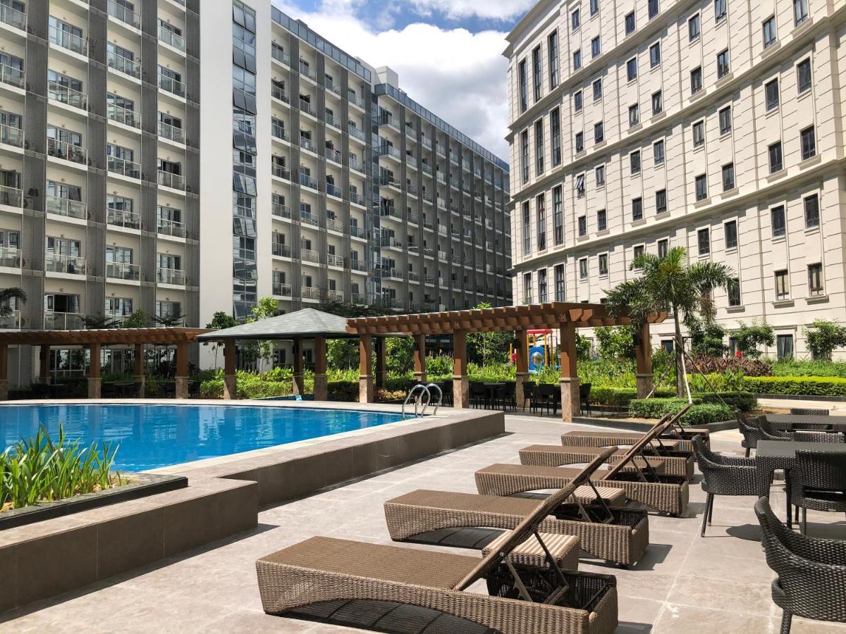 Robles' Unit At 81 Newport Boulevard Manille Extérieur photo